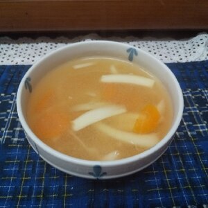 いんげん・大根・にんじんのお味噌汁